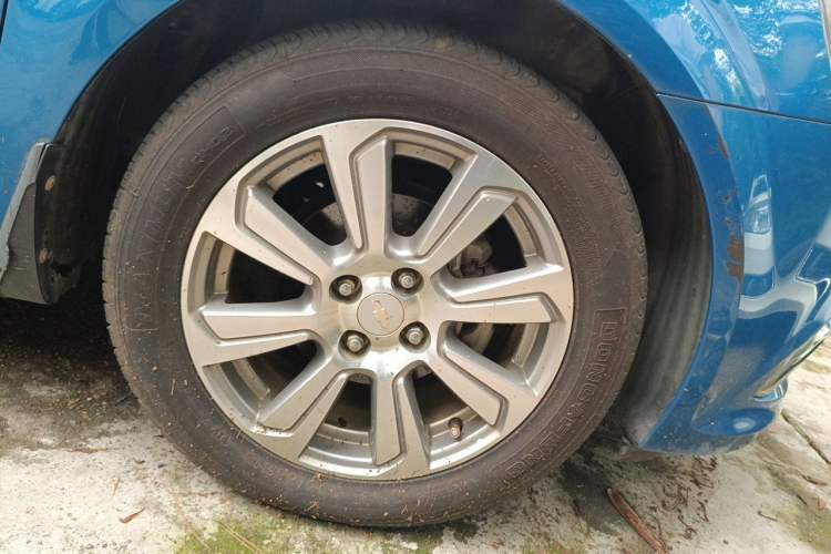 Used Chevrolet Aveo Sonic 2014 Sedan 1.6SX AT Fashion Edition Right Front Wheel Hub