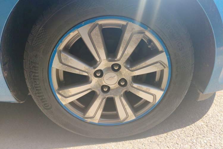 Used Chevrolet Aveo Sonic 2014 Sedan 1.6SX AT Fashion Edition Right Front Wheel Hub