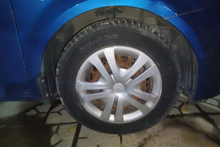 Used Chevrolet Aveo Sonic 2014 Sedan 1.4SL AT Fashion Edition Right Front Wheel Hub