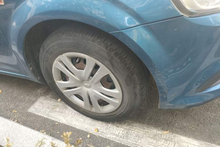 Used Chevrolet Aveo Sonic 2014 Sedan 1.4SL MT Comfort Edition Right Front Wheel Hub