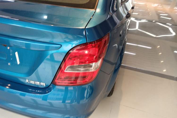 Used Chevrolet Aveo Sonic 2014 Sedan 1.4SL AT Fashion Edition Right Rear Taillight