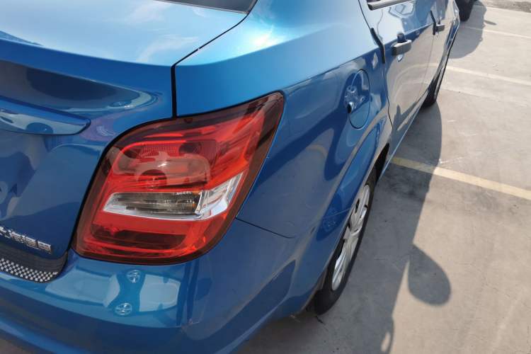 Used Chevrolet Aveo Sonic 2014 Sedan 1.4SL MT Comfort Edition Right Rear Taillight