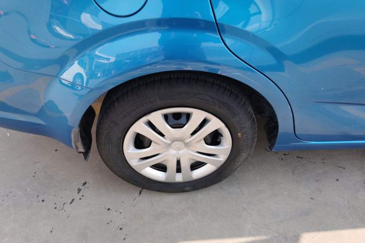 Used Chevrolet Aveo Sonic 2014 Sedan 1.4SL MT Comfort Edition Right Rear Wheel Hub