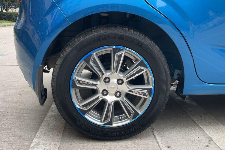 Used Chevrolet Aveo Sonic 2014 Hatchback 1.6 SX AT Fashion Edition Right Rear Wheel Hub