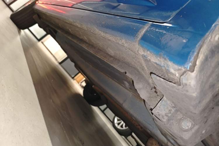 Used Chevrolet Aveo Sonic 2014 Sedan 1.4 SL MT Comfort Edition Right Side Sill