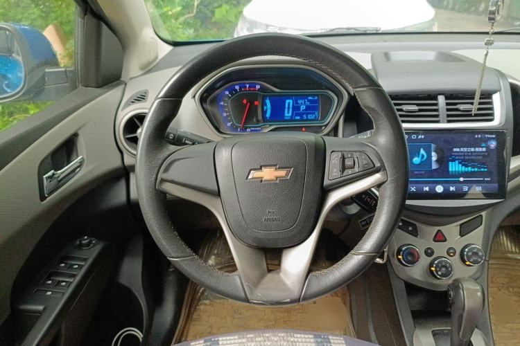 Used Chevrolet Aveo Sonic 2014 Sedan 1.6SX AT Fashion Edition Steering Wheel