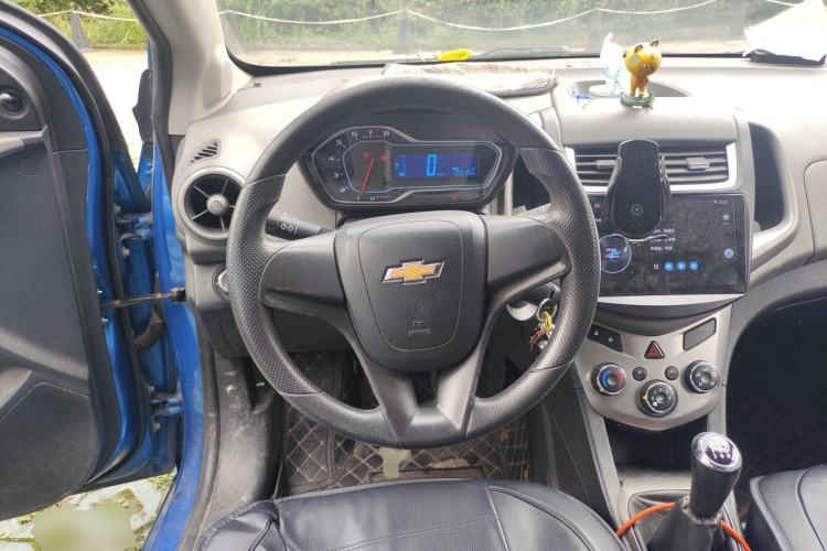 Used Chevrolet Aveo Sonic 2014 Sedan 1.4SL MT Comfort Edition Steering Wheel