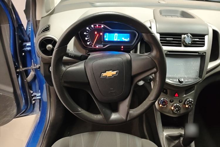 Used Chevrolet Aveo Sonic 2014 Sedan 1.4 SL MT Comfort Edition Steering Wheel