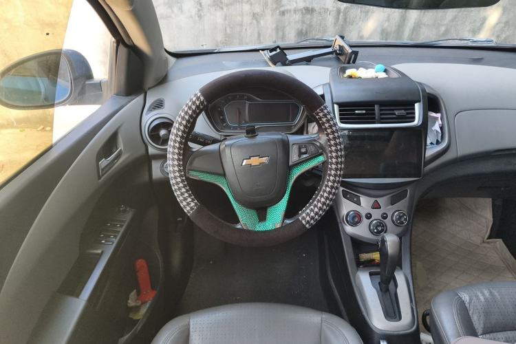 Used Chevrolet Aveo Sonic 2014 Sedan 1.6SX AT Fashion Edition Steering Wheel