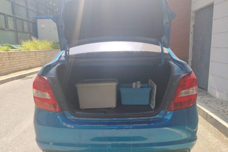 Used Chevrolet Aveo Sonic 2014 Sedan 1.6SX AT Fashion Edition Trunk
