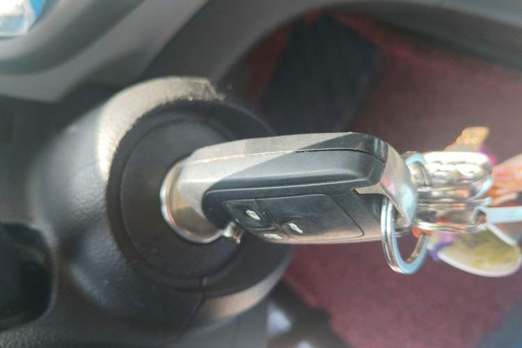 Used Chevrolet Aveo Sonic 2014 Sedan 1.6SX AT Fashion Edition Vehicle Key