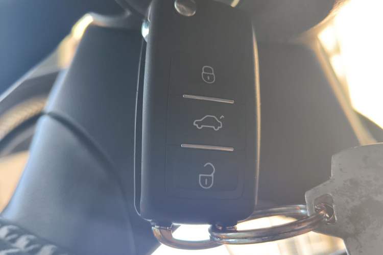 Used Chevrolet Aveo Sonic 2014 Sedan 1.6SX AT Fashion Edition Vehicle Key