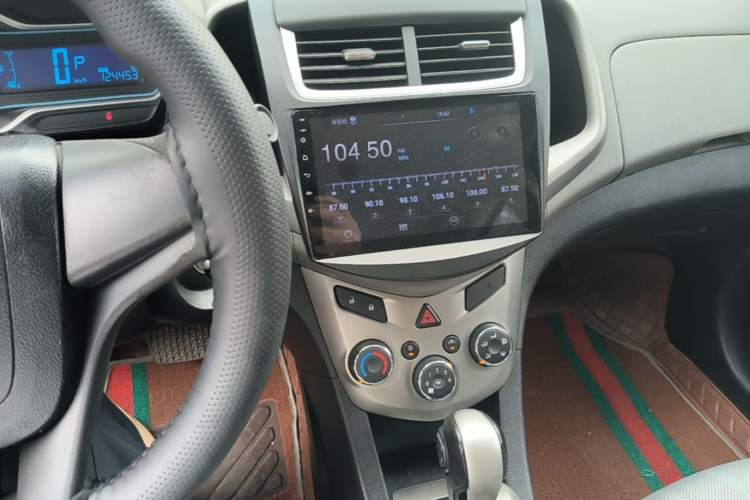 Used Chevrolet Aveo Sonic 2014 Sedan 1.4SL AT Fashion Edition Audio And AC Panel