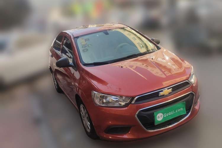 Used Chevrolet Aveo Sonic 2014 Sedan 1.4SL AT Stylish Sunroof Edition Front Right 45 Deg