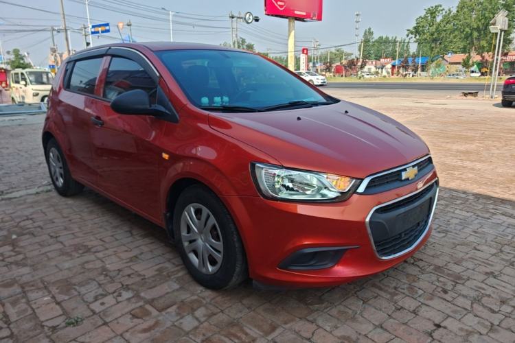 Used Chevrolet Aveo Sonic 2014 Hatchback 1.4SL MT Comfort Edition Front Right 45 Deg