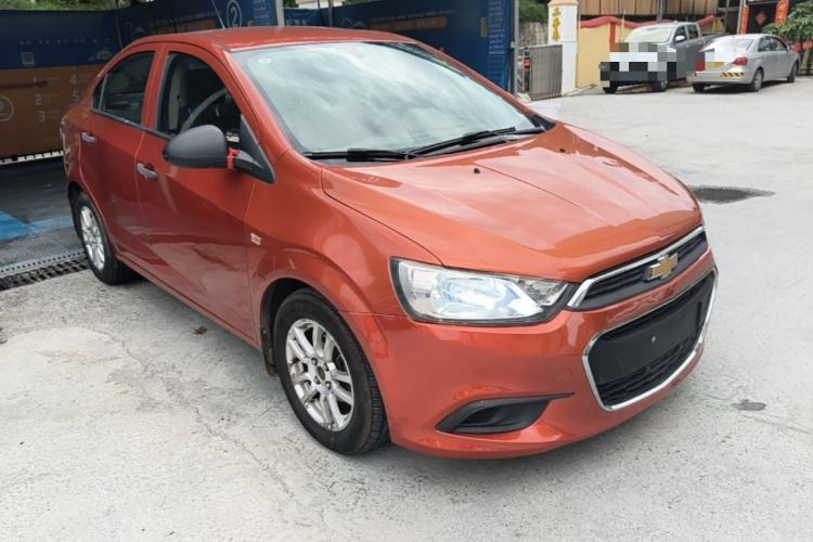 Used Chevrolet Aveo Sonic 2014 Sedan 1.4SL AT Fashion Edition Front Right 45 Deg