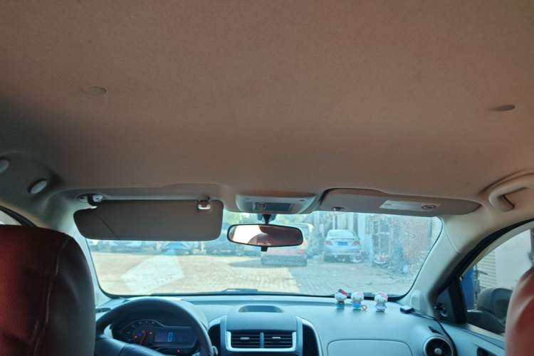 Used Chevrolet Aveo Sonic 2014 Hatchback 1.4SL MT Comfort Edition Headliner