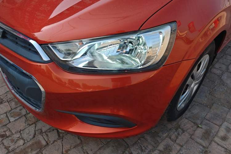 Used Chevrolet Aveo Sonic 2014 Hatchback 1.4SL MT Comfort Edition Left Front Headlight