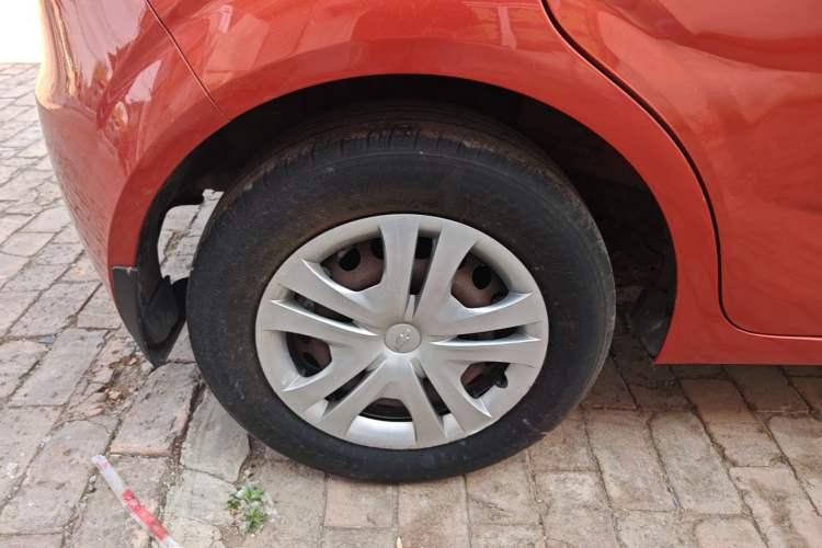 Used Chevrolet Aveo Sonic 2014 Hatchback 1.4SL MT Comfort Edition Right Rear Wheel Hub