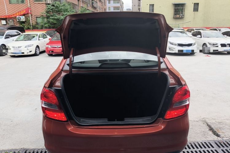 Used Chevrolet Aveo Sonic 2014 Sedan 1.4SL AT Fashion Edition Trunk