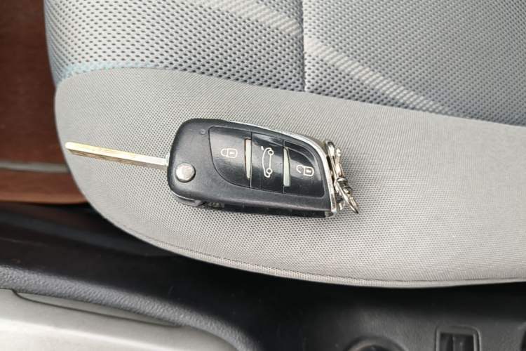Used Chevrolet Aveo Sonic 2014 Sedan 1.4SL AT Fashion Edition Vehicle Key