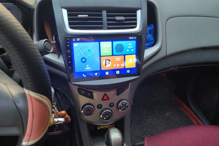 Used Chevrolet Aveo Sonic 2014 Sedan 1.4SL AT Stylish Sunroof Edition Audio And AC Panel