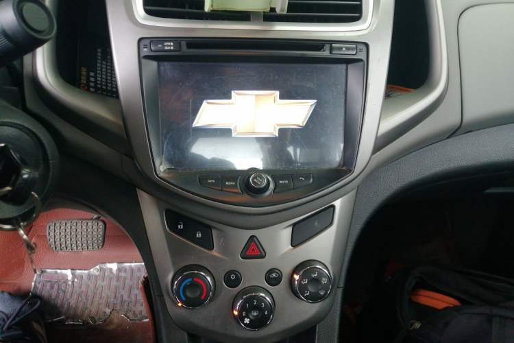 Used Chevrolet Aveo Sonic 2014 Sedan 1.4SL AT Fashion Edition Audio And AC Panel
