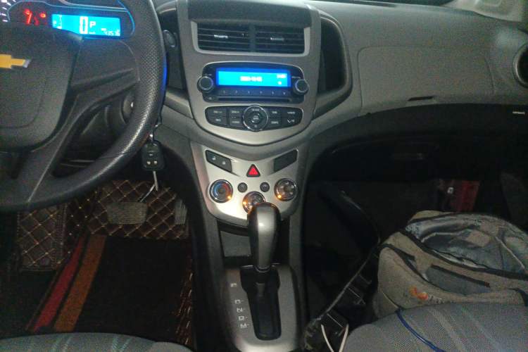 Used Chevrolet Aveo Sonic 2014 Sedan 1.4SL AT Stylish Sunroof Edition Audio And AC Panel