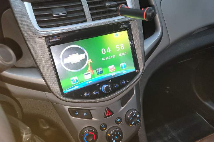 Used Chevrolet Aveo Sonic 2014 Sedan 1.4 SL MT Comfort Edition Audio And AC Panel