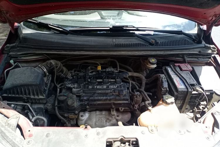 Used Chevrolet Aveo Sonic 2014 Sedan 1.4SL MT Comfort Edition Engine Bay