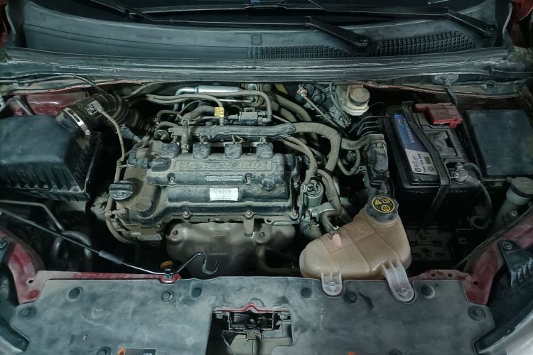 Used Chevrolet Aveo Sonic 2014 Sedan 1.4SL AT Stylish Sunroof Edition Engine Bay