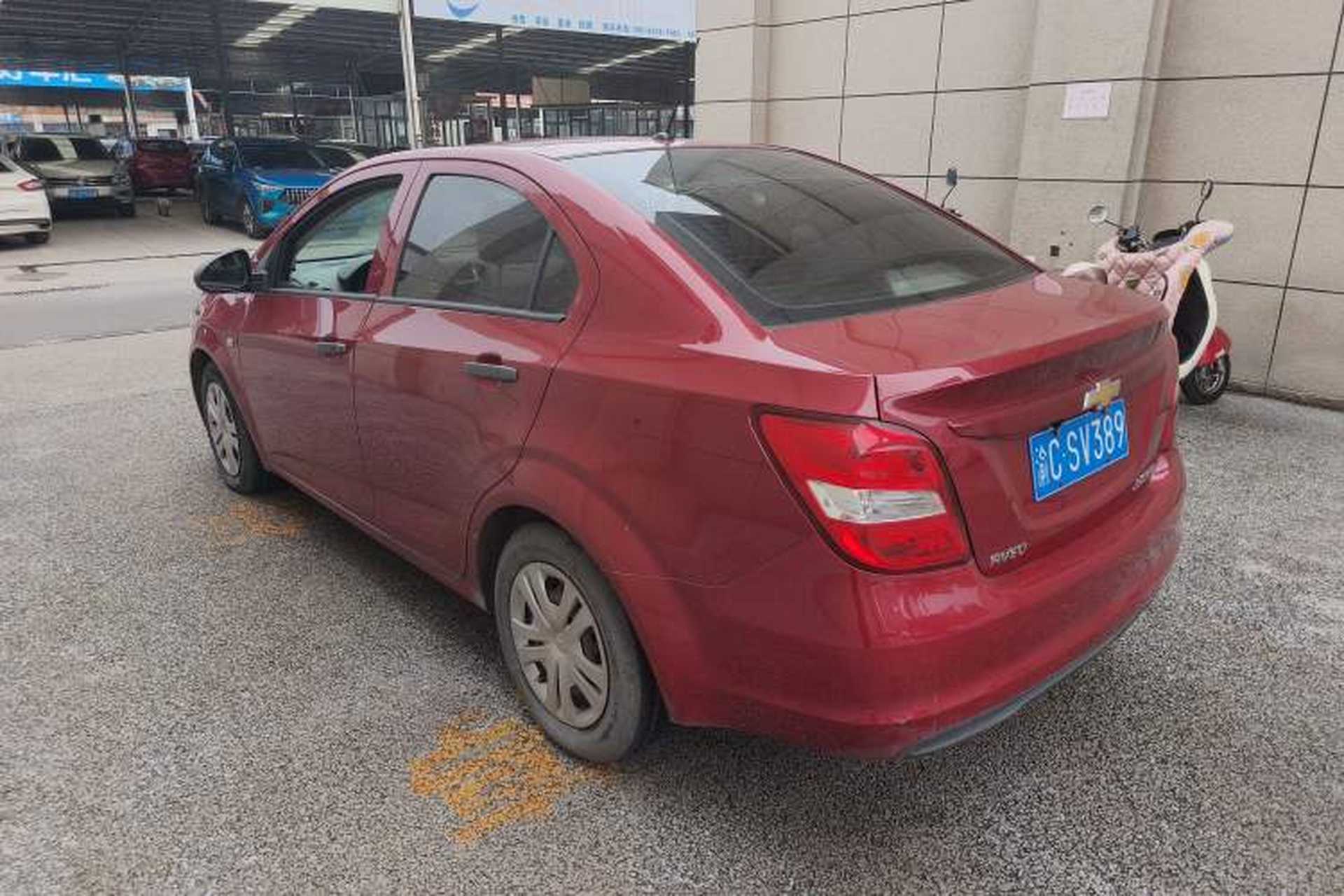 Used Chevrolet Aveo Sonic 2014 Sedan 1.4SL AT Stylish Sunroof Edition Exterior 2