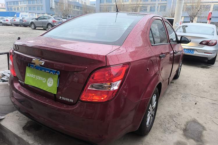 Used Chevrolet Aveo Sonic 2014 Sedan 1.4SL AT Fashion Edition Exterior 3