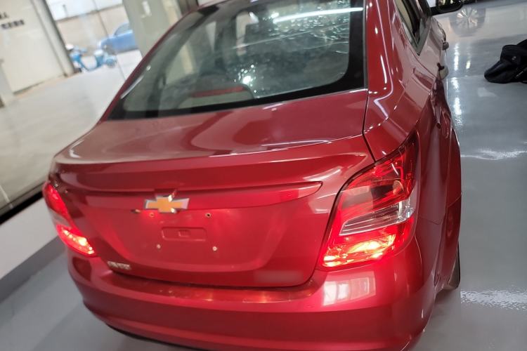 Used Chevrolet Aveo Sonic 2014 Sedan 1.4 SL MT Comfort Edition Exterior 4