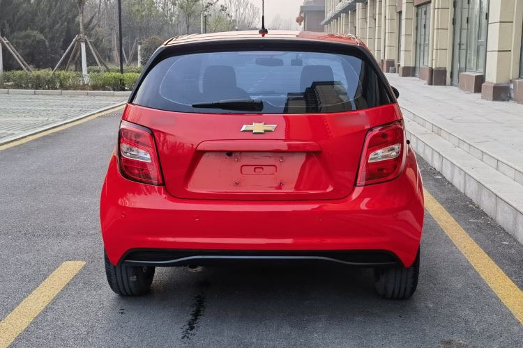 Used Chevrolet Aveo Sonic 2014 Hatchback 1.4SL AT Fashion Edition Exterior 6