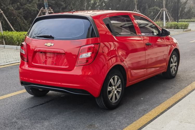 Used Chevrolet Aveo Sonic 2014 Hatchback 1.4SL AT Fashion Edition Exterior 7