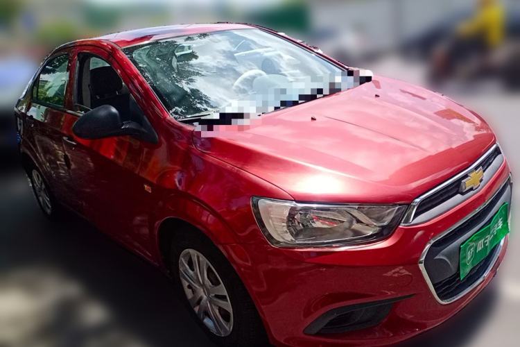 Used Chevrolet Aveo Sonic 2014 Sedan 1.4SL MT Comfort Edition Front Right 45 Deg