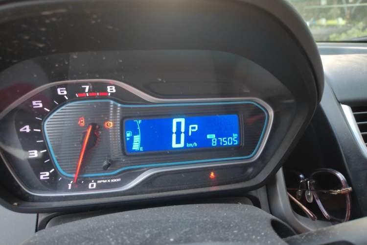 Used Chevrolet Aveo Sonic 2014 Sedan 1.4SL AT Stylish Sunroof Edition Instrument Cluster