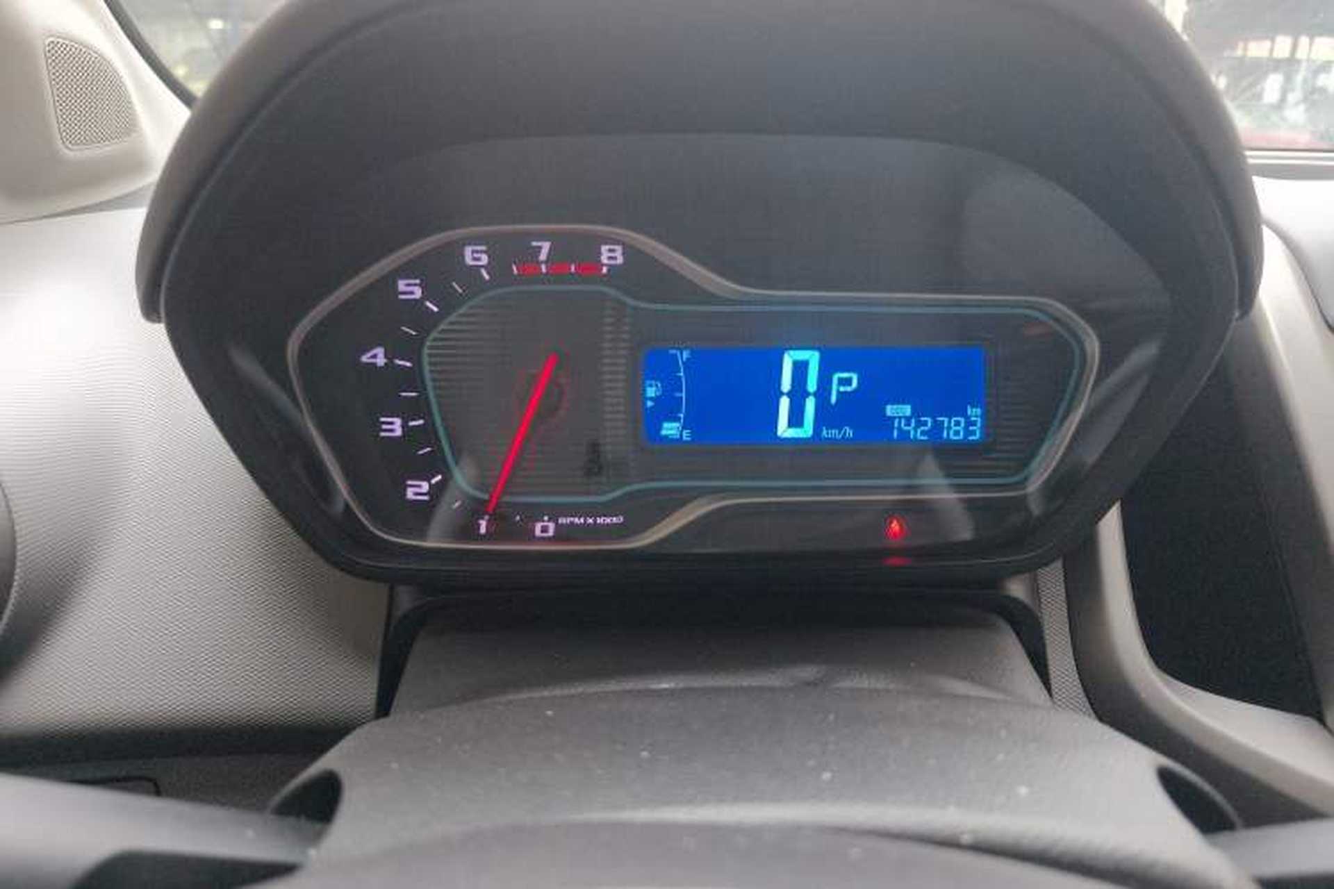 Used Chevrolet Aveo Sonic 2014 Sedan 1.4SL AT Stylish Sunroof Edition Instrument Cluster