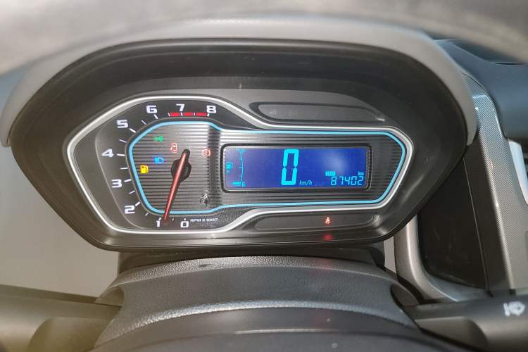 Used Chevrolet Aveo Sonic 2014 Sedan 1.4 SL MT Comfort Edition Instrument Cluster