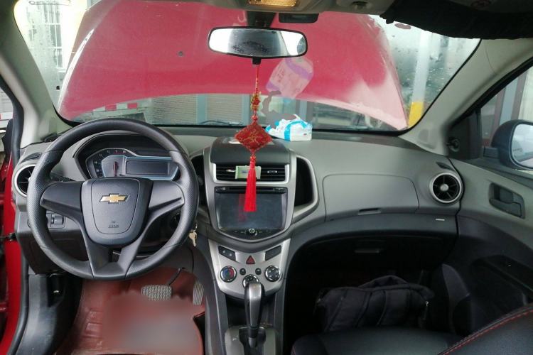 Used Chevrolet Aveo Sonic 2014 Sedan 1.4SL AT Fashion Edition Interior 2