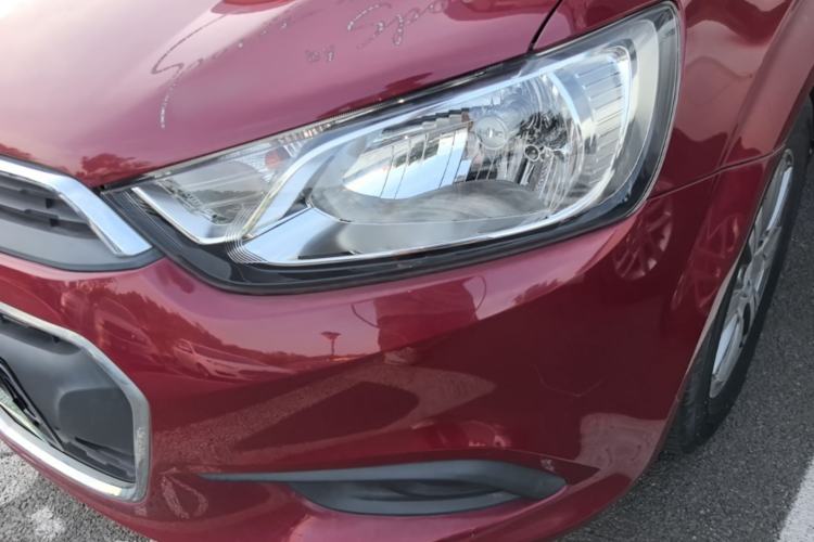Used Chevrolet Aveo Sonic 2014 Sedan 1.4SL MT Comfort Edition Left Front Headlight