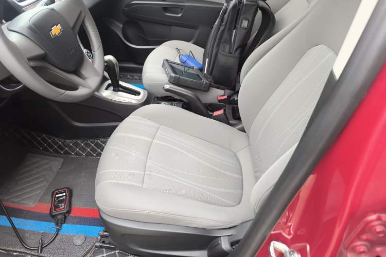 Used Chevrolet Aveo Sonic 2014 Sedan 1.4SL AT Fashion Edition Left Front Seat
