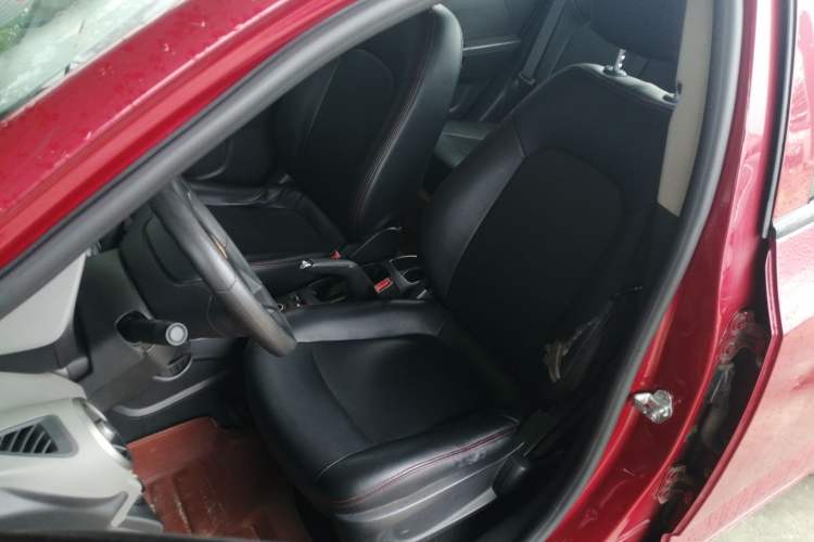 Used Chevrolet Aveo Sonic 2014 Sedan 1.4SL AT Fashion Edition Left Front Seat