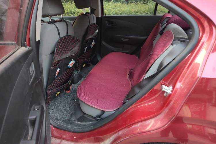 Used Chevrolet Aveo Sonic 2014 Sedan 1.4SL AT Stylish Sunroof Edition Left Rear Seat
