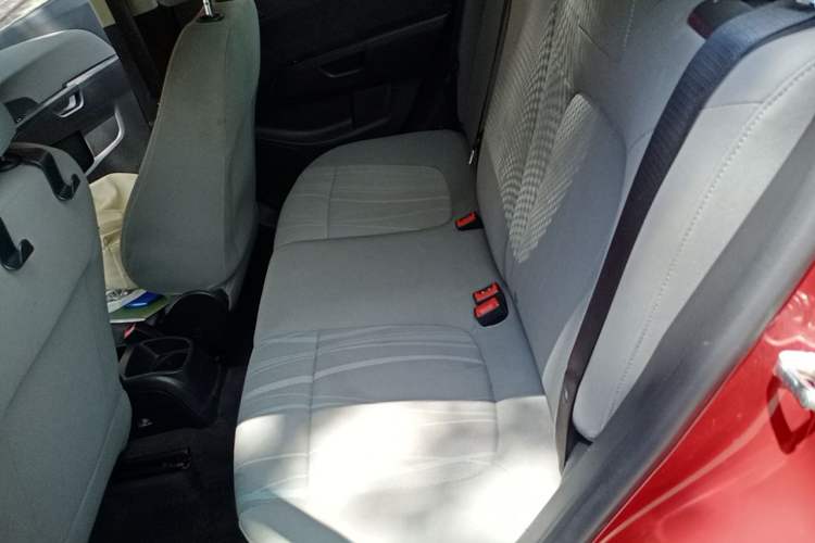 Used Chevrolet Aveo Sonic 2014 Sedan 1.4SL MT Comfort Edition Left Rear Seat