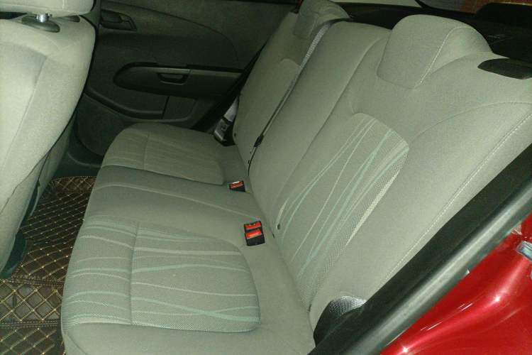 Used Chevrolet Aveo Sonic 2014 Sedan 1.4SL AT Stylish Sunroof Edition Left Rear Seat