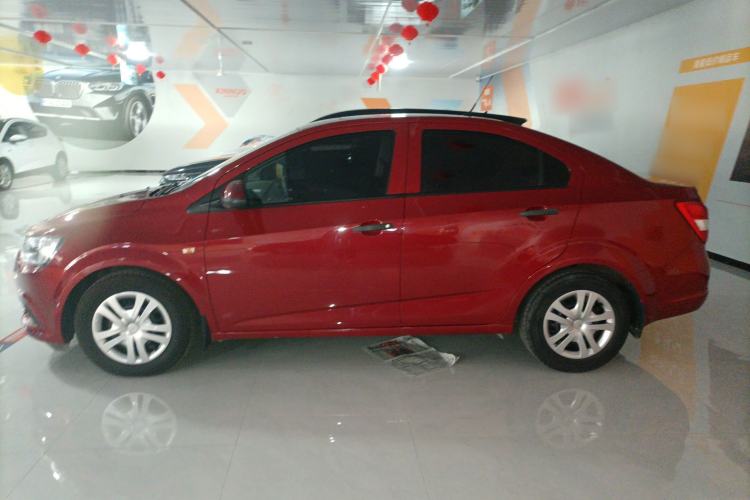 Used Chevrolet Aveo Sonic 2014 Sedan 1.4SL AT Stylish Sunroof Edition Left Side