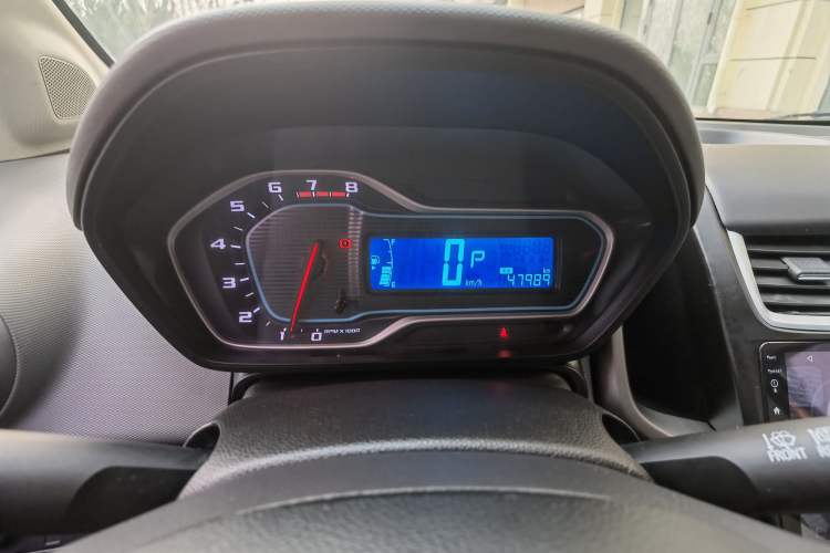 Used Chevrolet Aveo Sonic 2014 Hatchback 1.4SL AT Fashion Edition Odometer Close Up