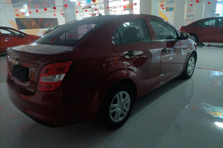 Used Chevrolet Aveo Sonic 2014 Sedan 1.4SL AT Stylish Sunroof Edition Rear Right 45 Deg